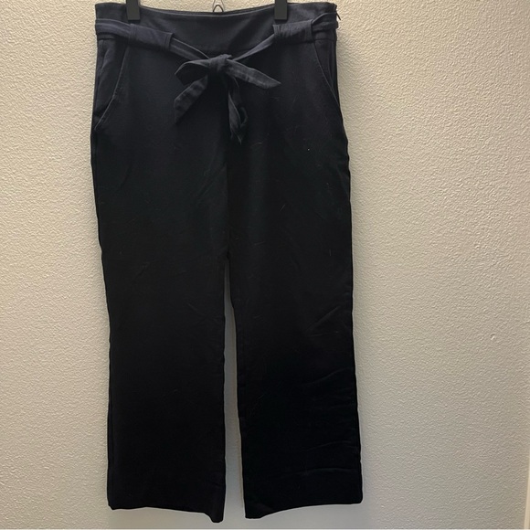 Cabi Easy Crop Navy Item #5177 Size 8 - Picture 4 of 9